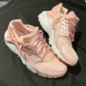 Nike huaraches “storm pink”